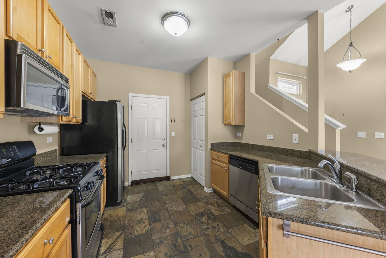 577 Pinebrook Drive, Bolingbrook, IL 60490