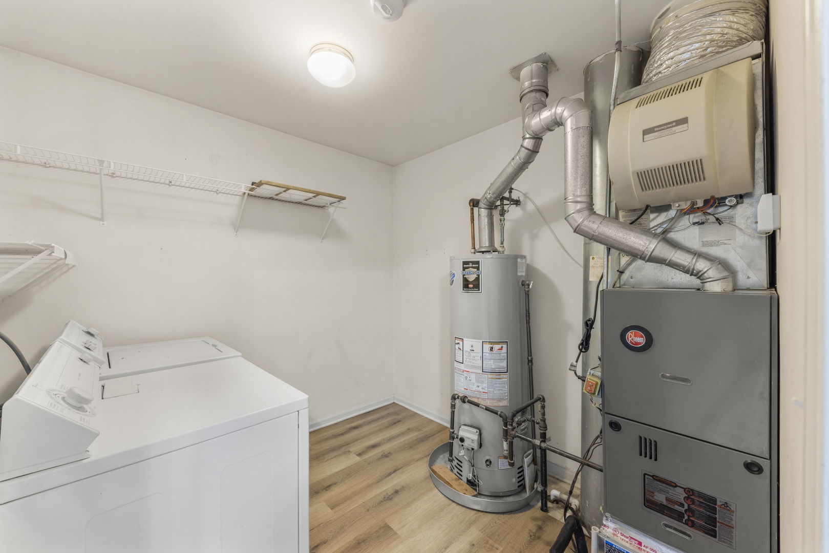 577 Pinebrook Drive, Bolingbrook, IL 60490