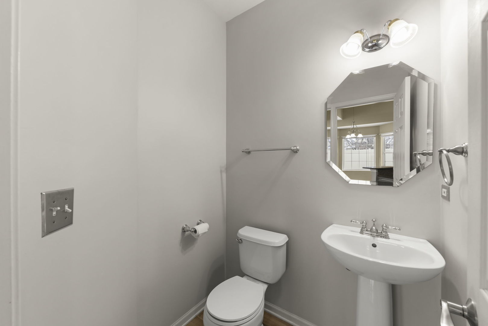 577 Pinebrook Drive, Bolingbrook, IL 60490