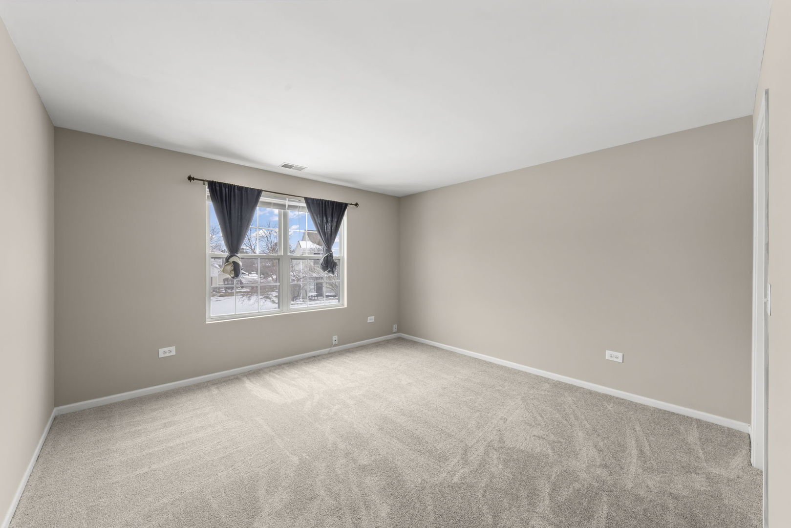 577 Pinebrook Drive, Bolingbrook, IL 60490