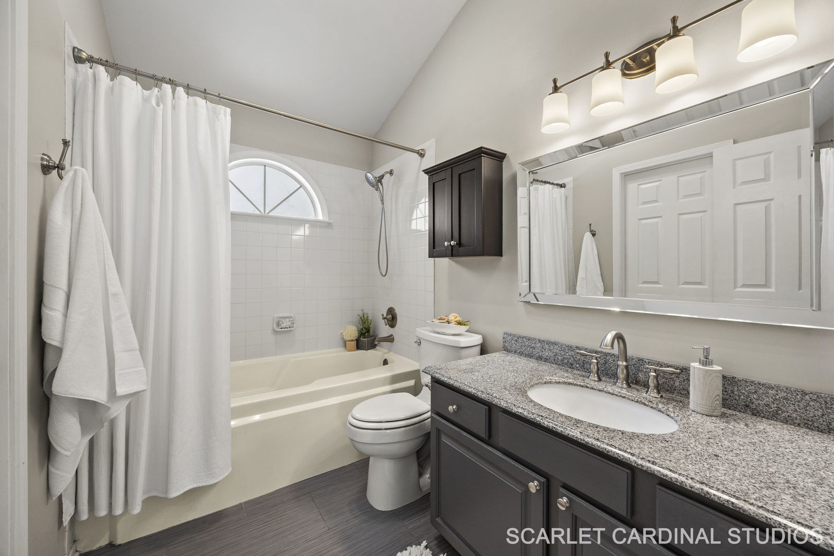 295 Meadowview Lane, Aurora, IL 60502