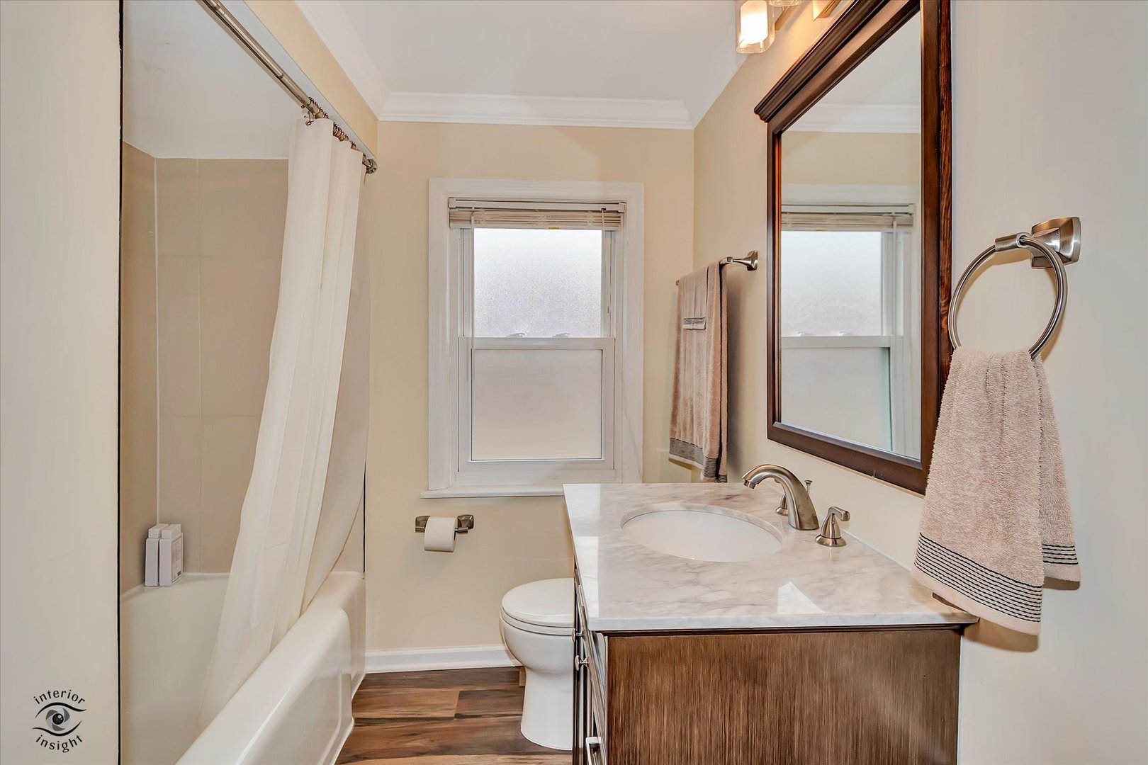 9521 S SAWYER Avenue, Evergreen Park, IL 60805