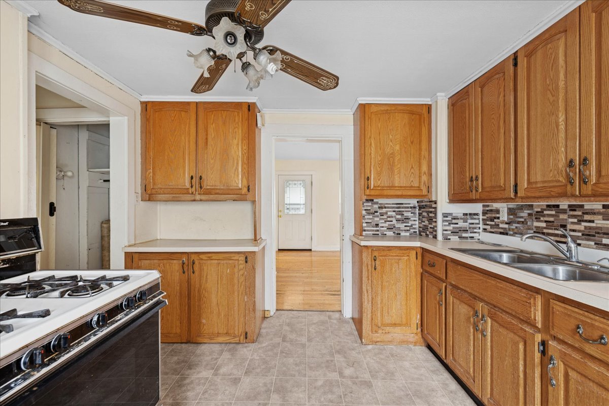 609 1st Street, Libertyville, IL 60048