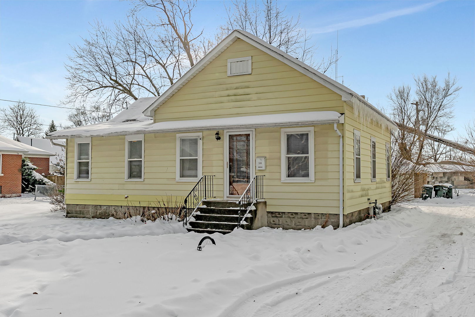 145 W Maple Street, Coal City, IL 60416