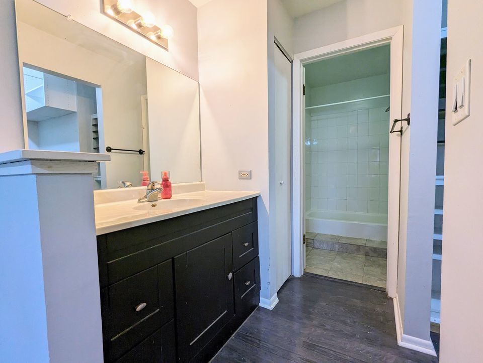 2310 N Enlund Drive #6, Palatine, IL 60074