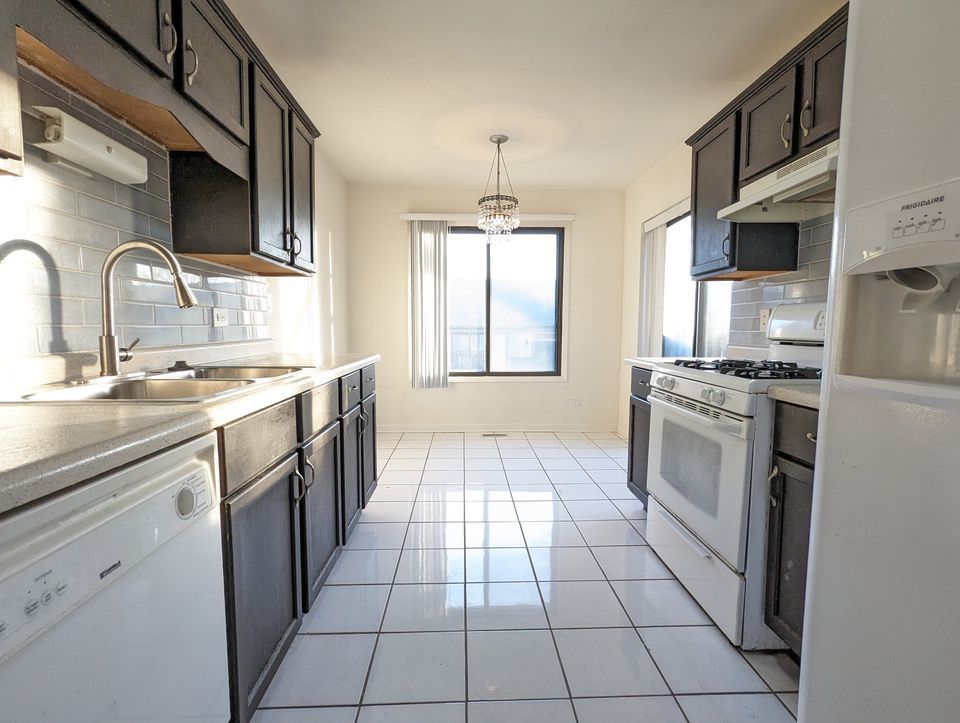 2310 N Enlund Drive #6, Palatine, IL 60074