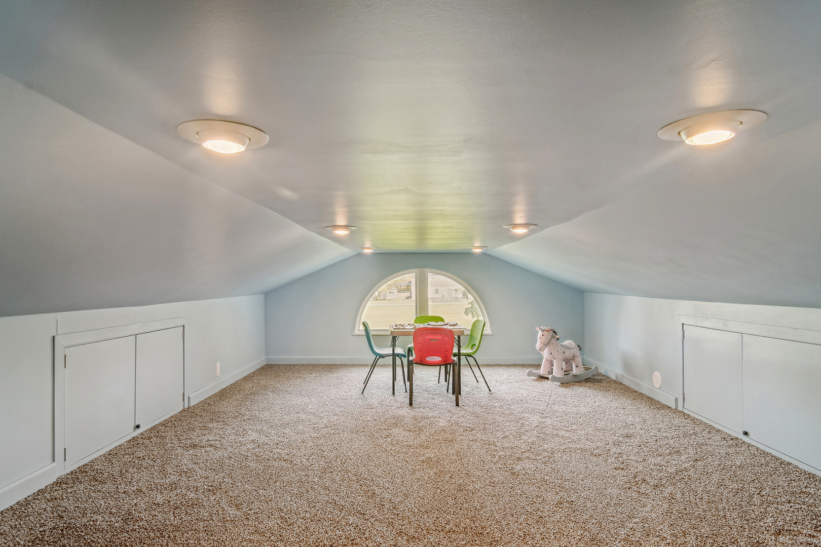 214 E Ivy Lane, Arlington Heights, IL 60004