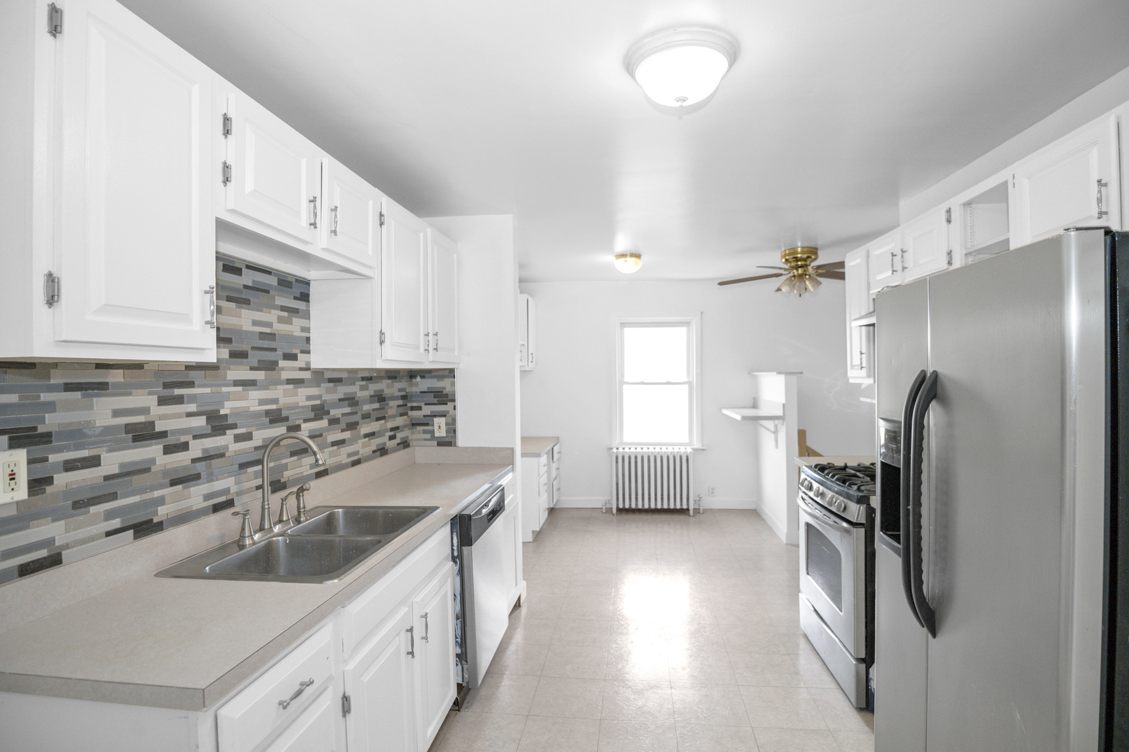 235 N ARDMORE Avenue, Villa Park, IL 60181