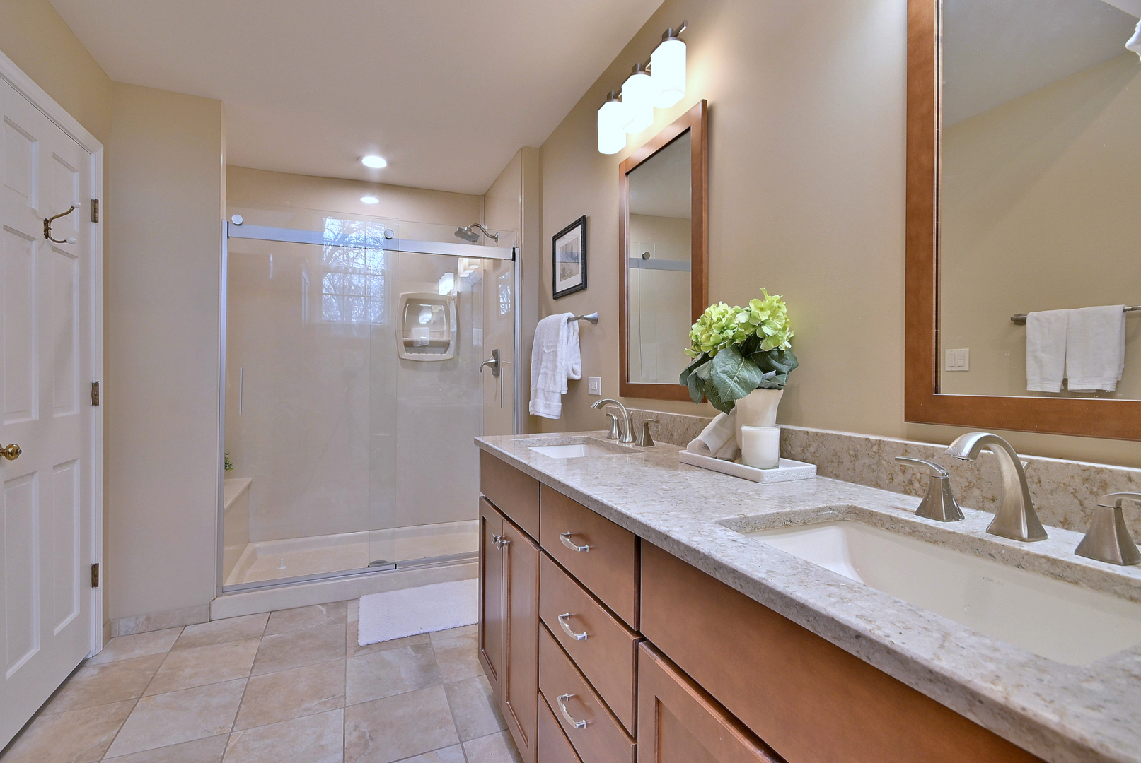 1612 Stonebridge Trail, Wheaton, IL 60189