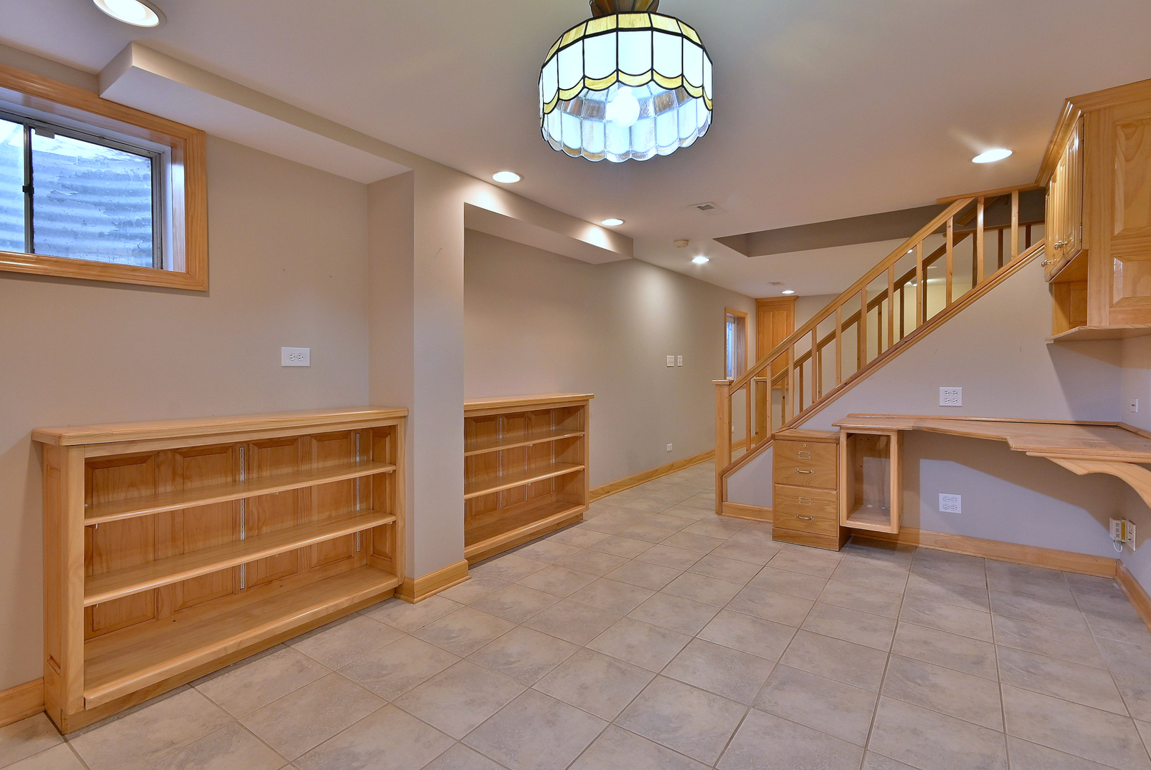 1612 Stonebridge Trail, Wheaton, IL 60189