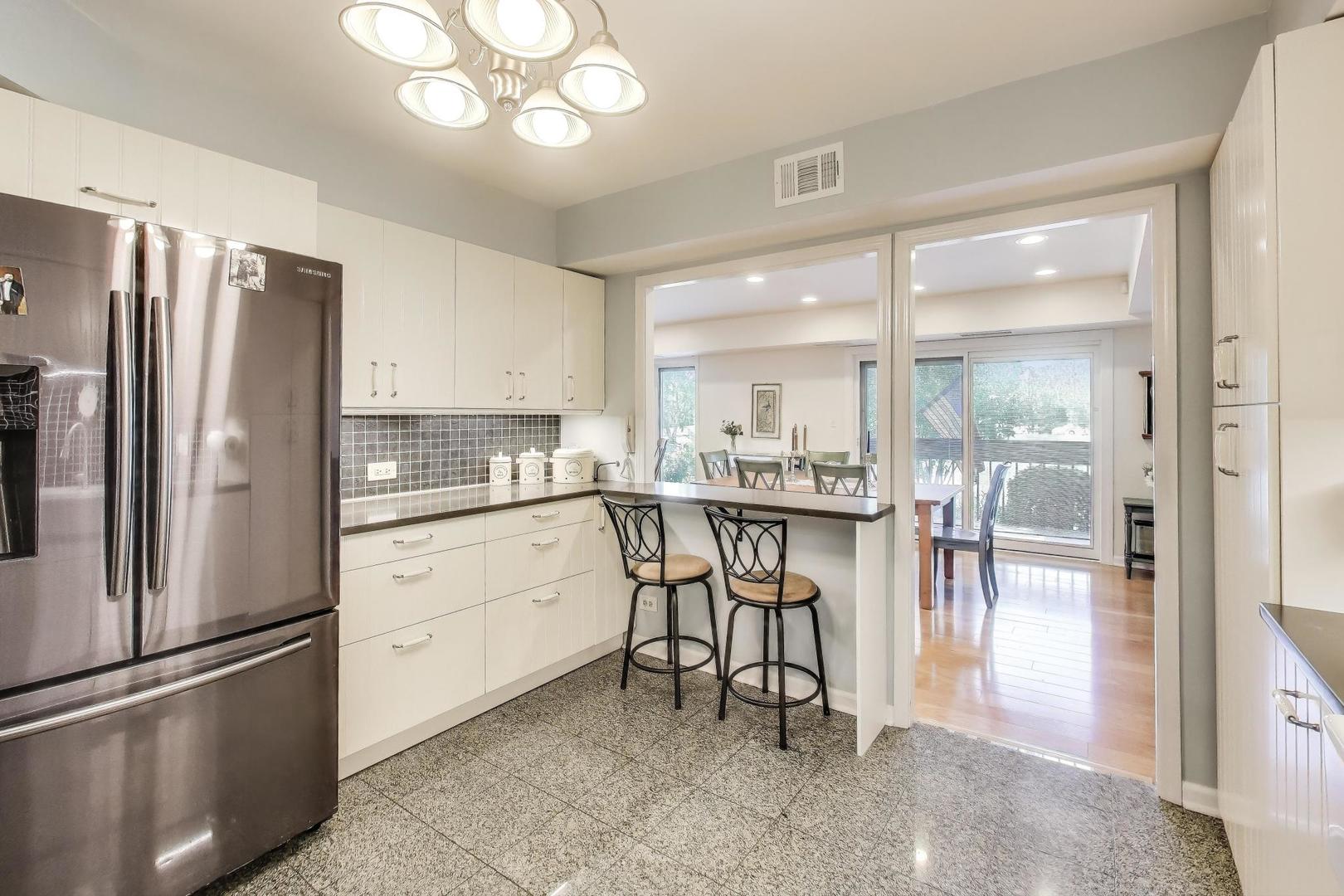 3955 Mission Hills Road #D, Northbrook, IL 60062