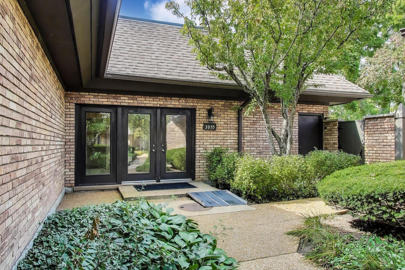 3955 Mission Hills Road #D, Northbrook, IL 60062