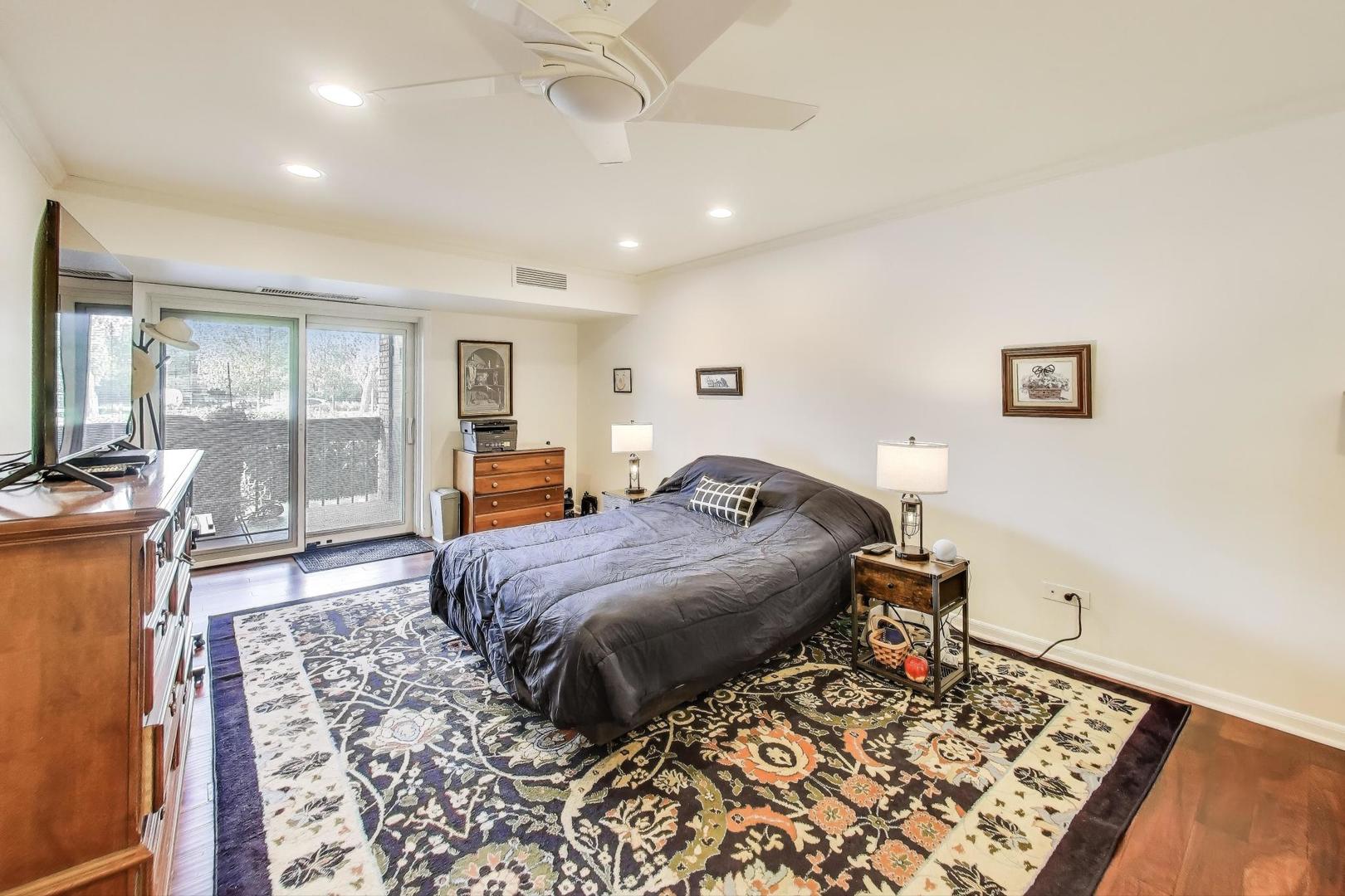 3955 Mission Hills Road #D, Northbrook, IL 60062