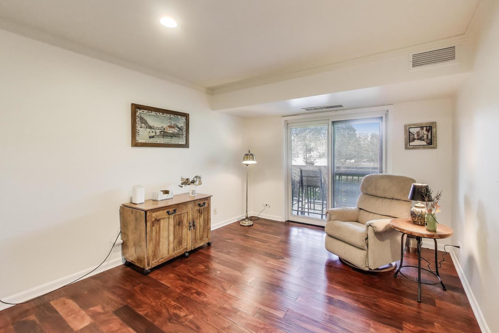 3955 Mission Hills Road #D, Northbrook, IL 60062