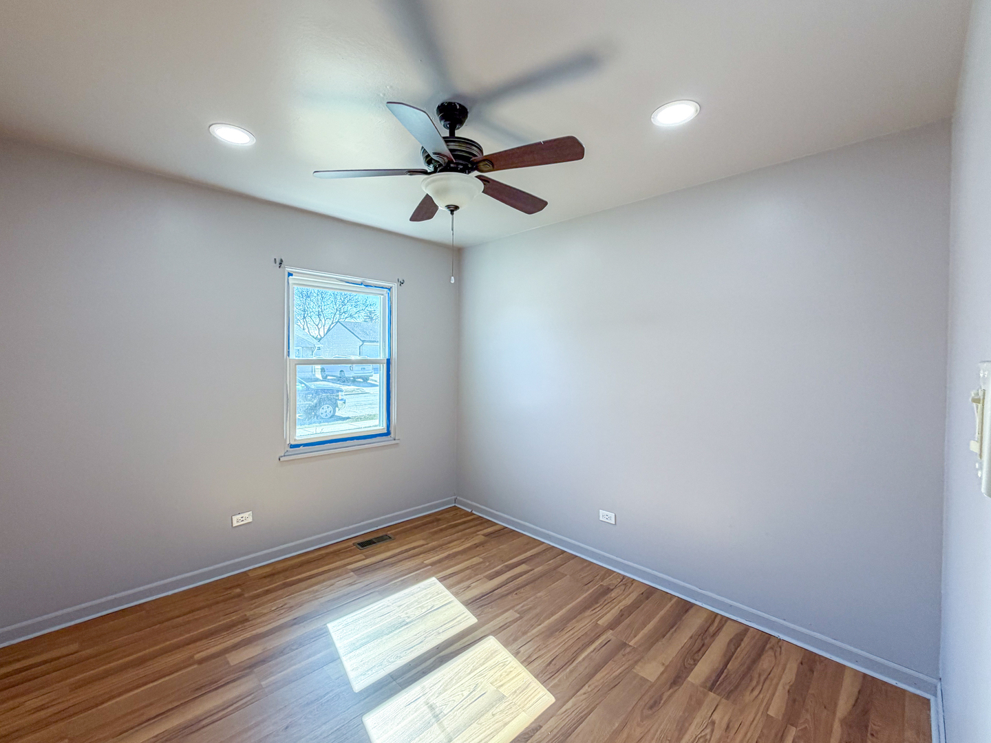 290 E Wrightwood Avenue, Glendale Heights, IL 60139