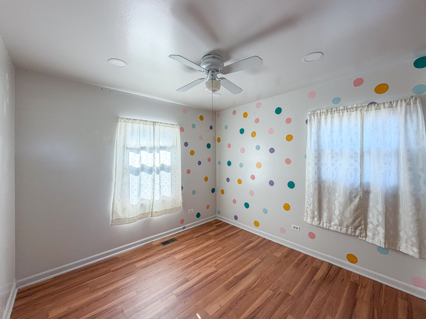 290 E Wrightwood Avenue, Glendale Heights, IL 60139