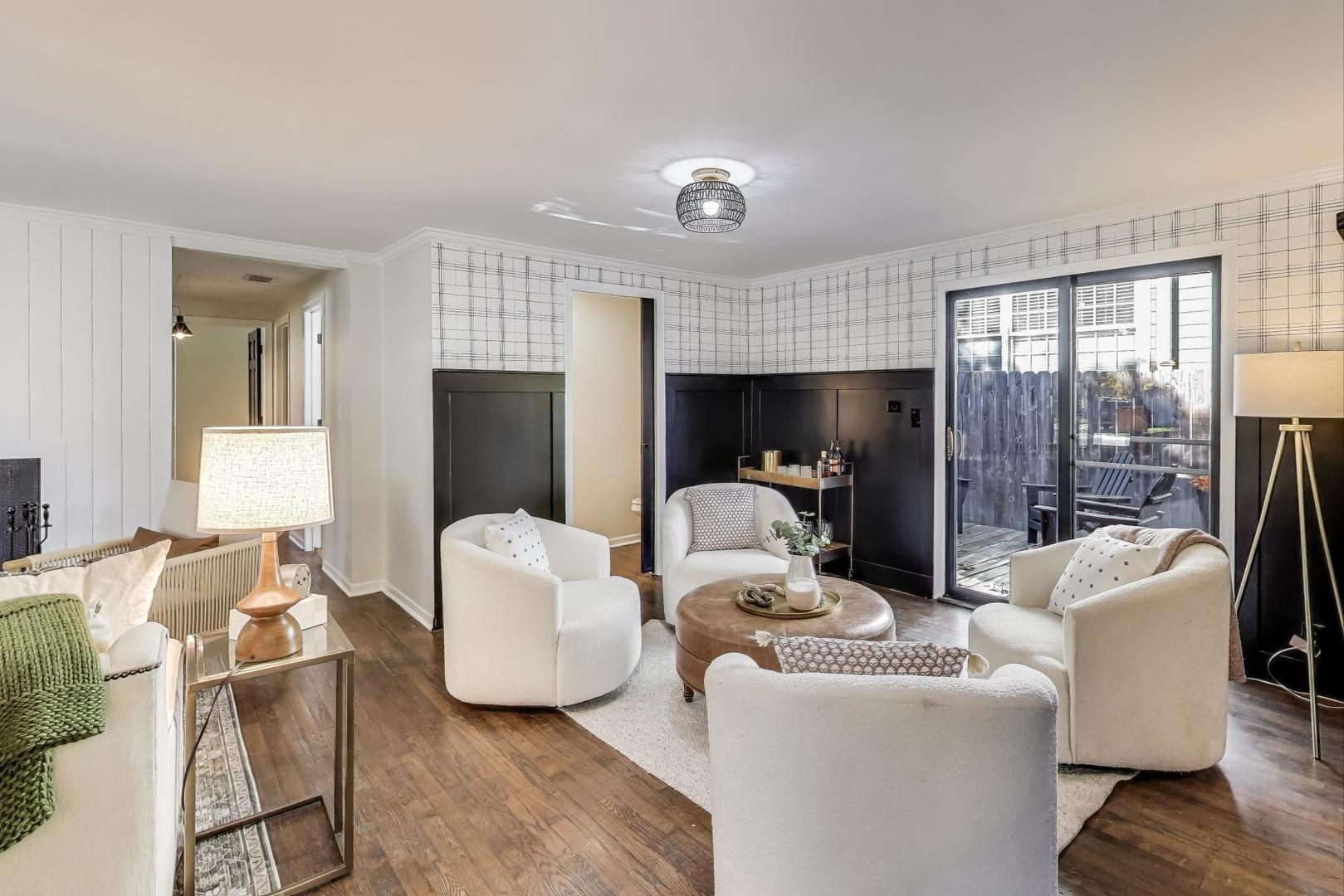 1321 W Liberty Drive, Wheaton, IL 60187