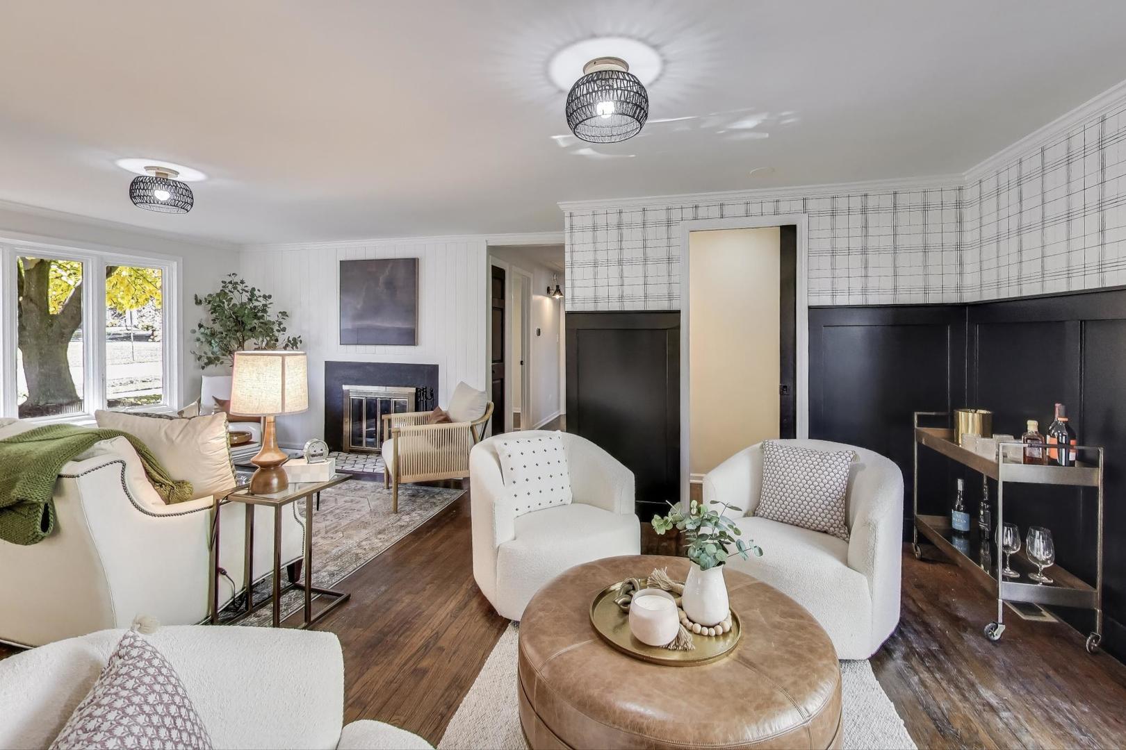 1321 W Liberty Drive, Wheaton, IL 60187