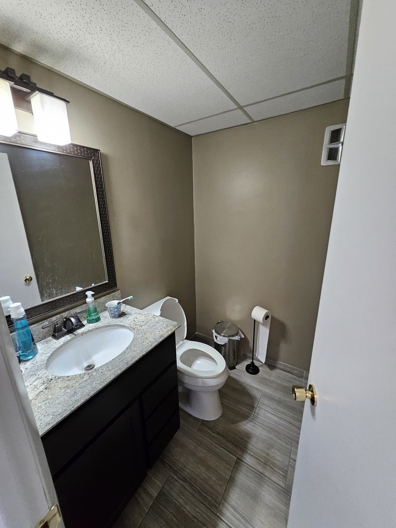 2621 Elisha Avenue, Zion, IL 60099