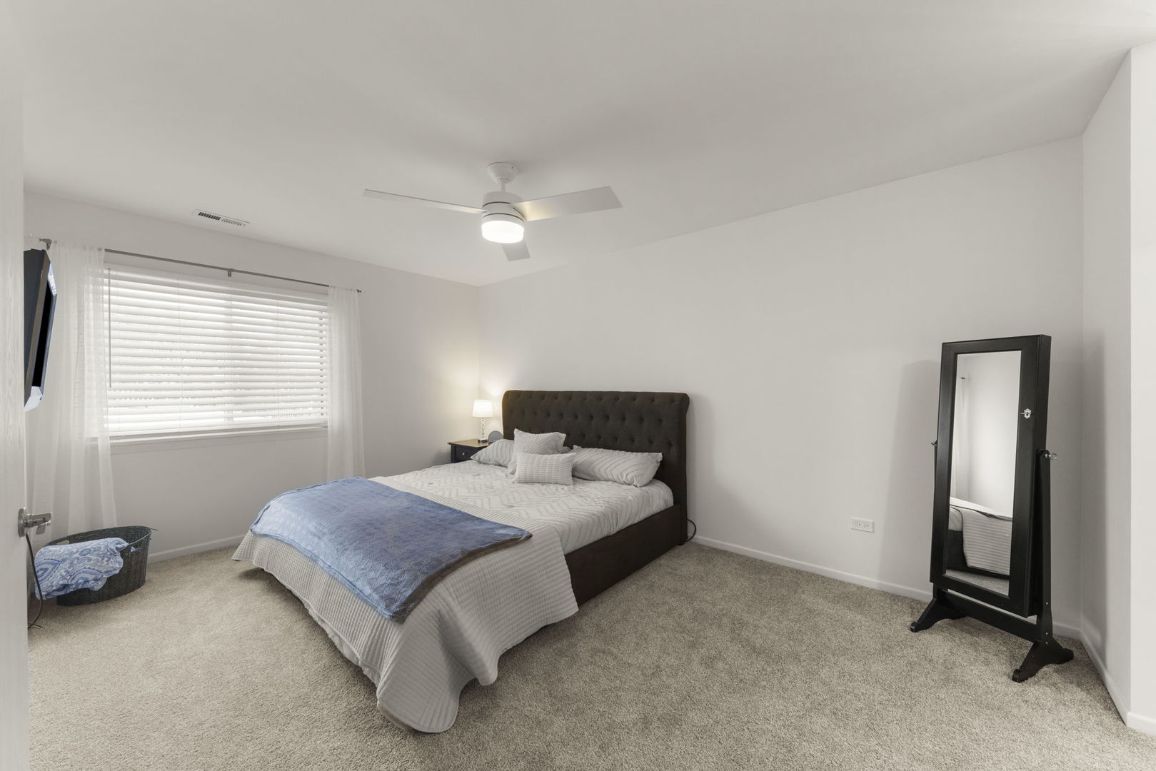 125 Manchester Court #125, Schaumburg, IL 60193