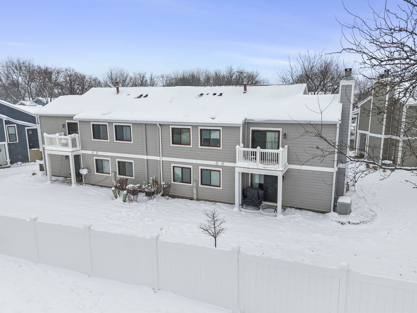 125 Manchester Court #125, Schaumburg, IL 60193