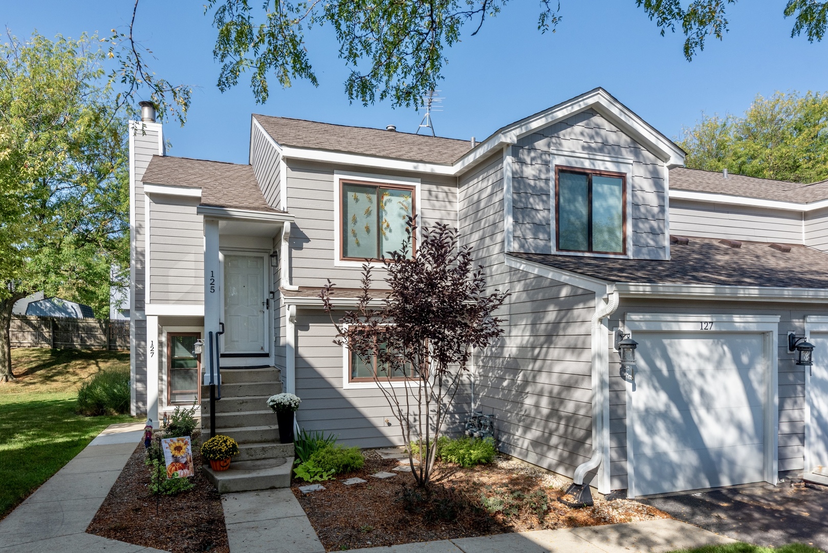 125 Manchester Court #125, Schaumburg, IL 60193