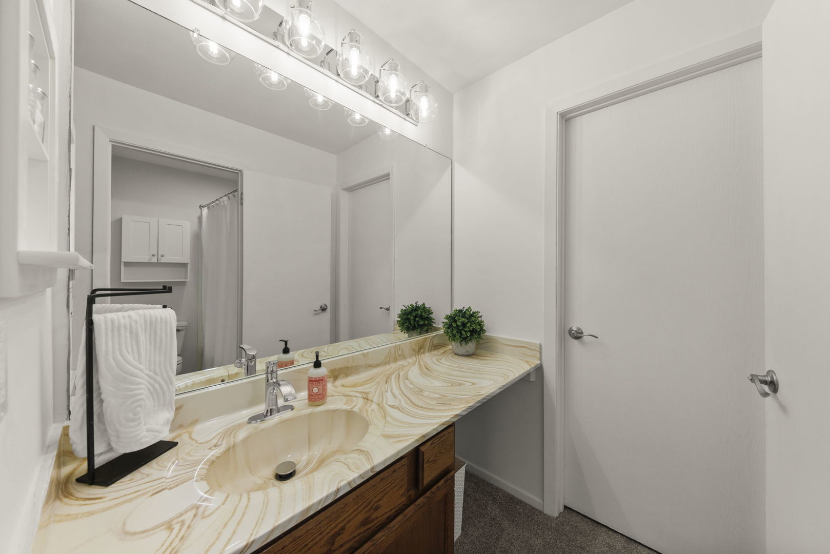 125 Manchester Court #125, Schaumburg, IL 60193