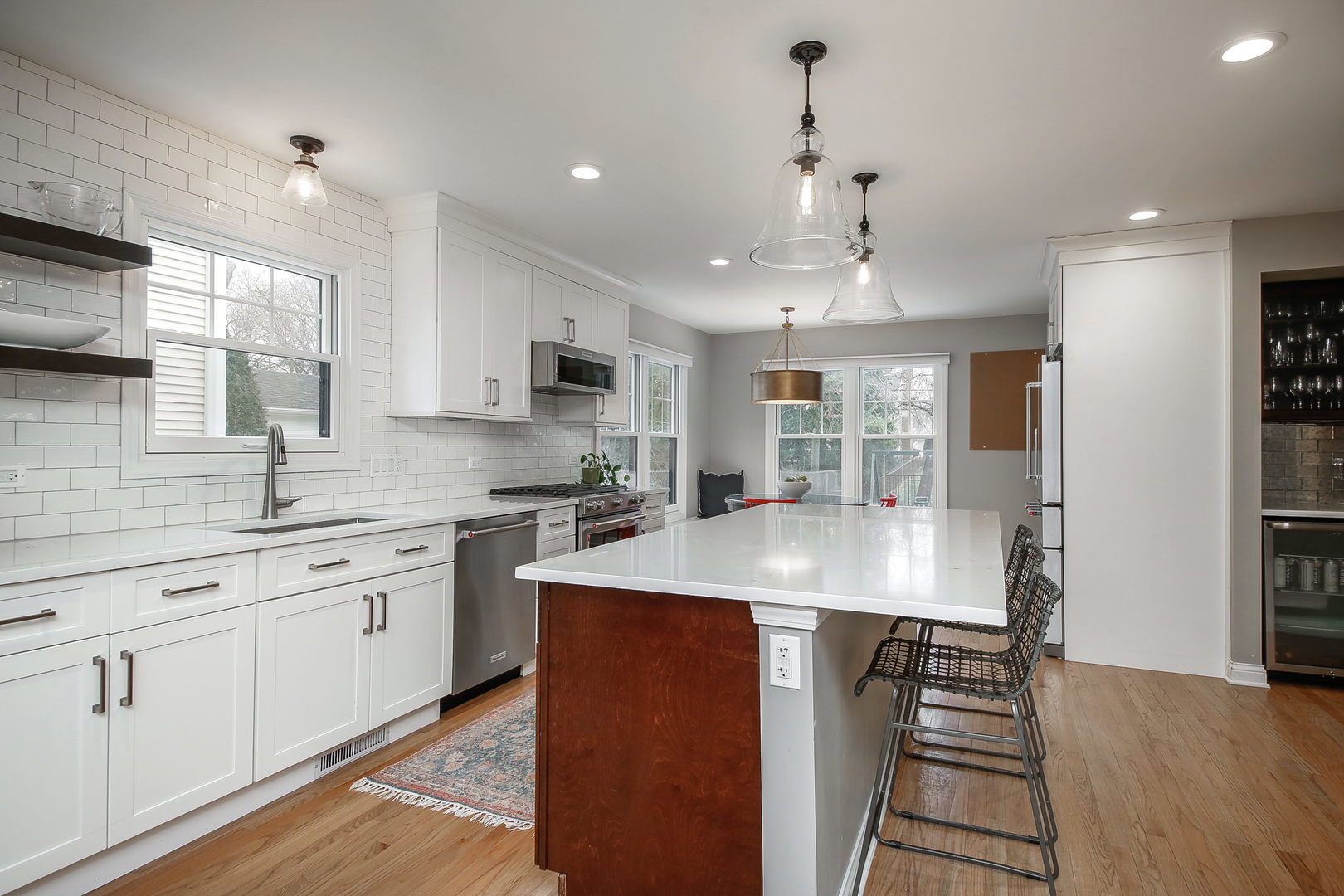 709 Pleasant Avenue, Glen Ellyn, IL 60137