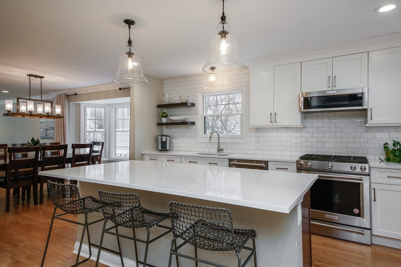 709 Pleasant Avenue, Glen Ellyn, IL 60137