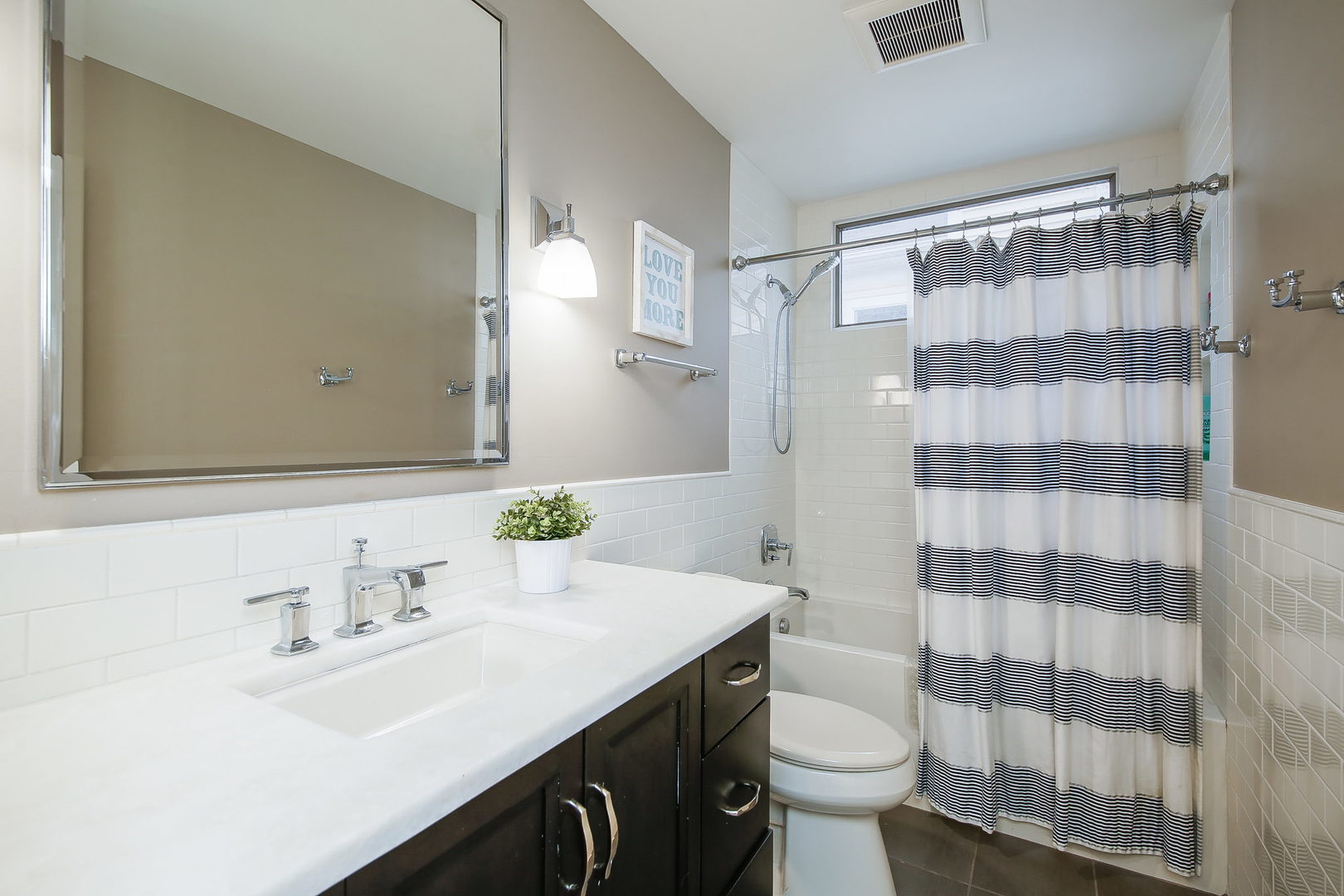 709 Pleasant Avenue, Glen Ellyn, IL 60137