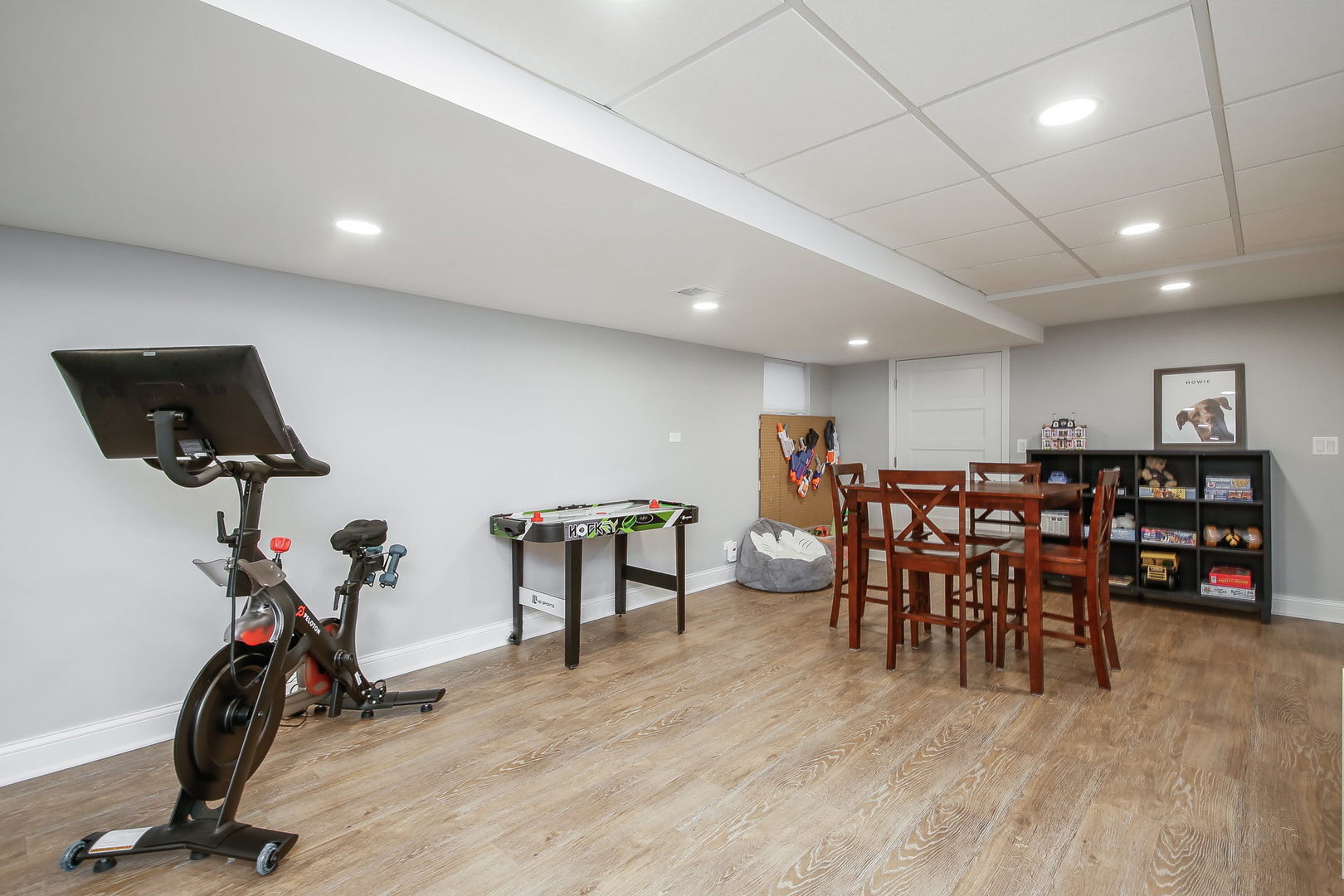 709 Pleasant Avenue, Glen Ellyn, IL 60137