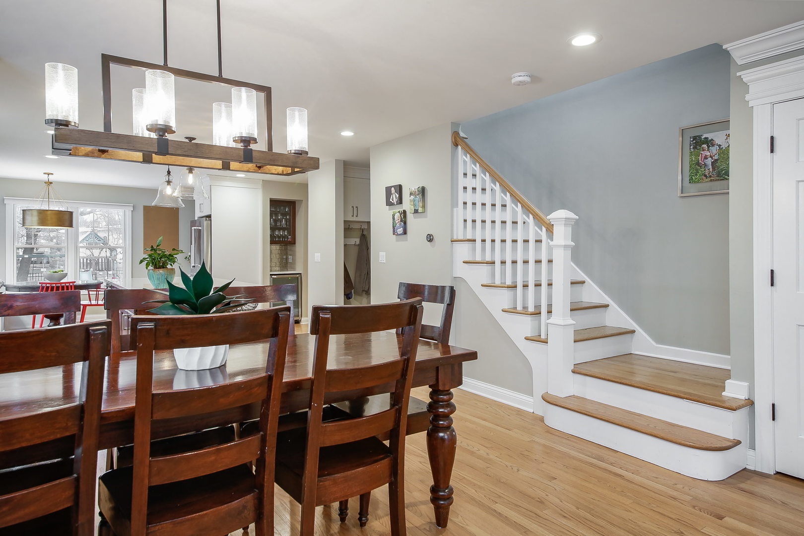 709 Pleasant Avenue, Glen Ellyn, IL 60137