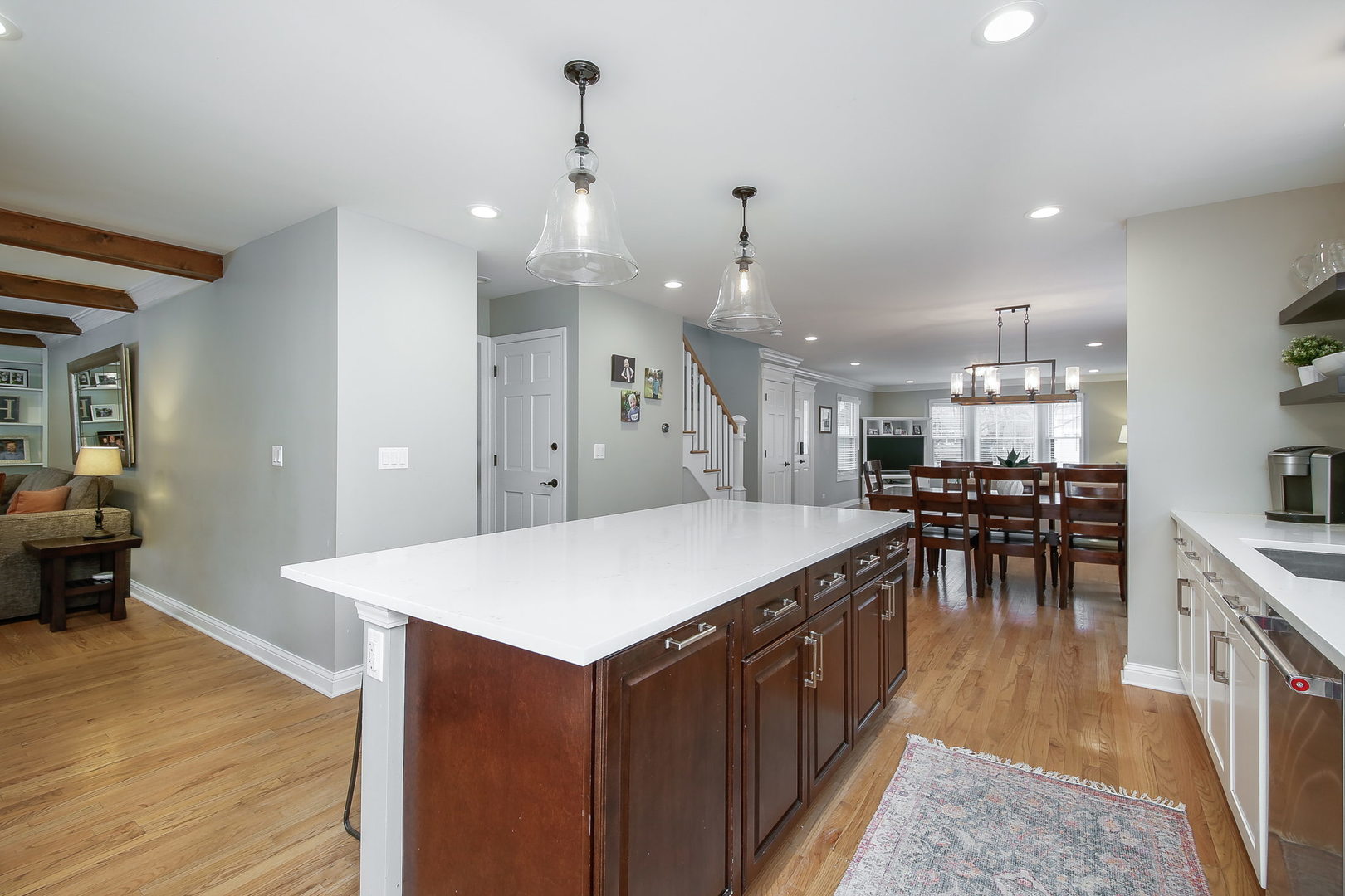 709 Pleasant Avenue, Glen Ellyn, IL 60137