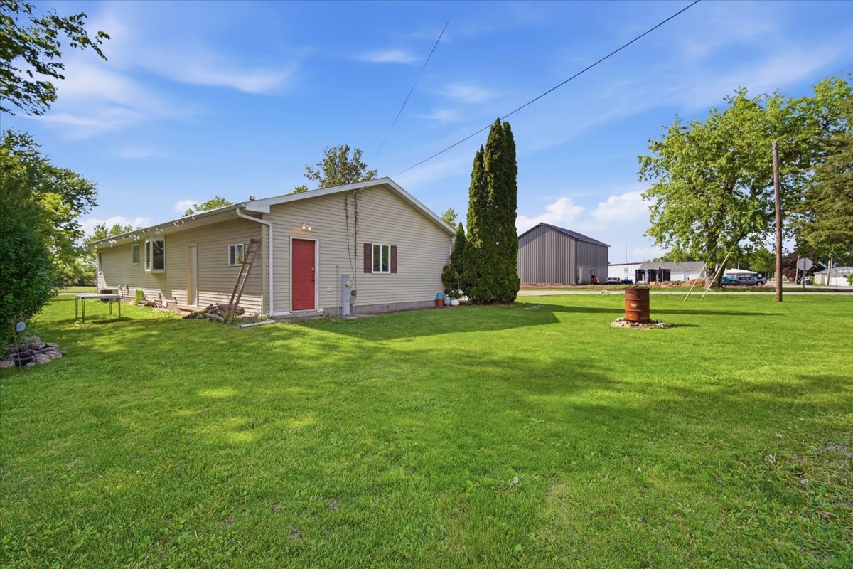 100 W Kentucky Avenue, Chenoa, IL 61726