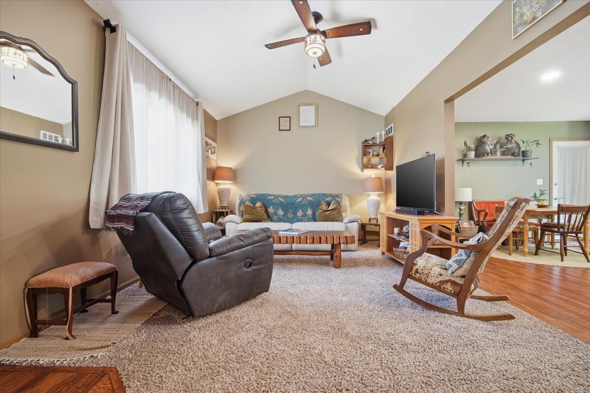 100 W Kentucky Avenue, Chenoa, IL 61726
