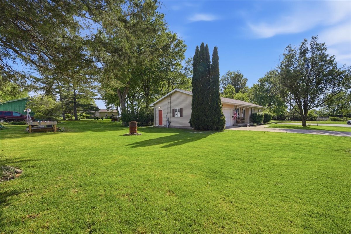 100 W Kentucky Avenue, Chenoa, IL 61726