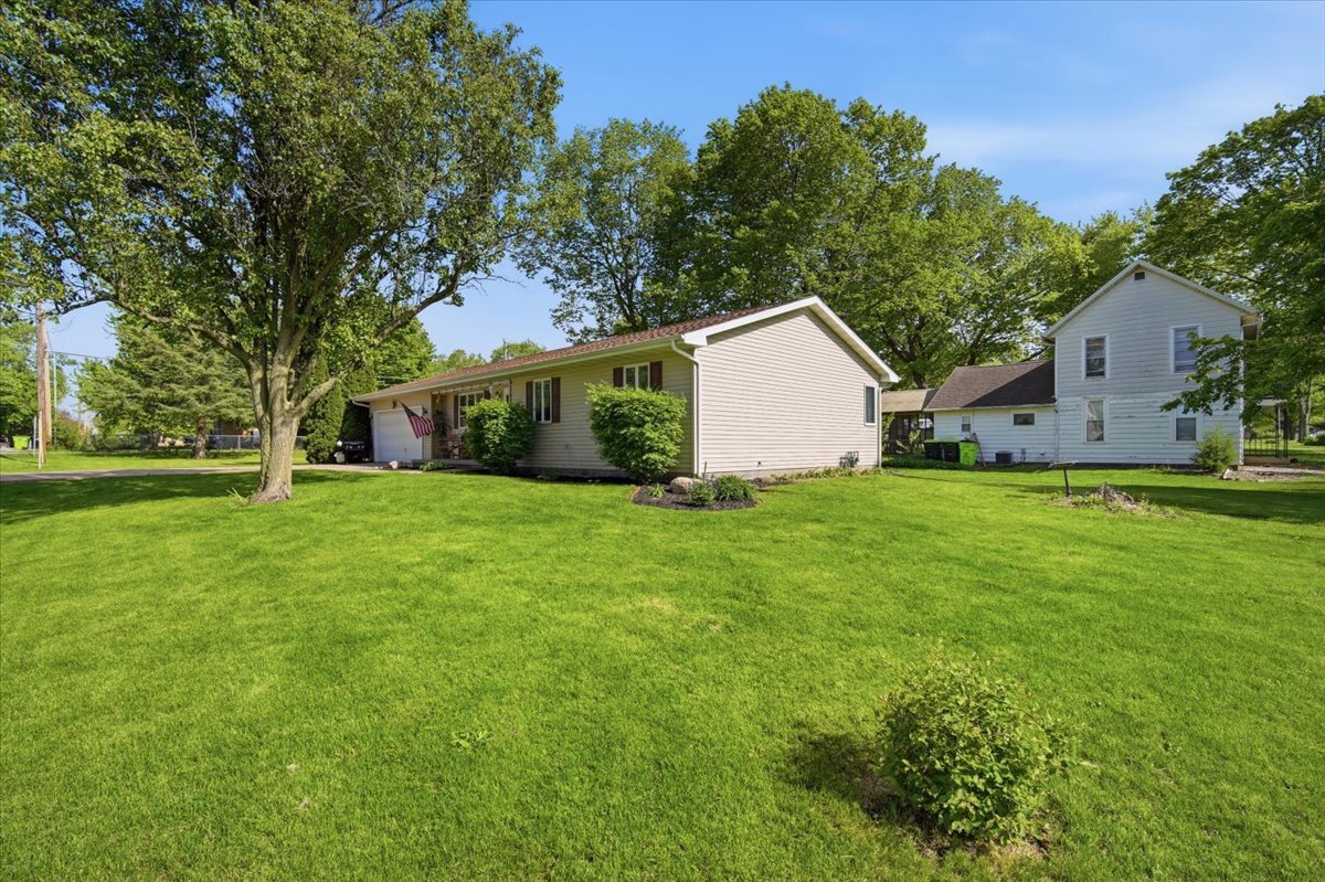 100 W Kentucky Avenue, Chenoa, IL 61726