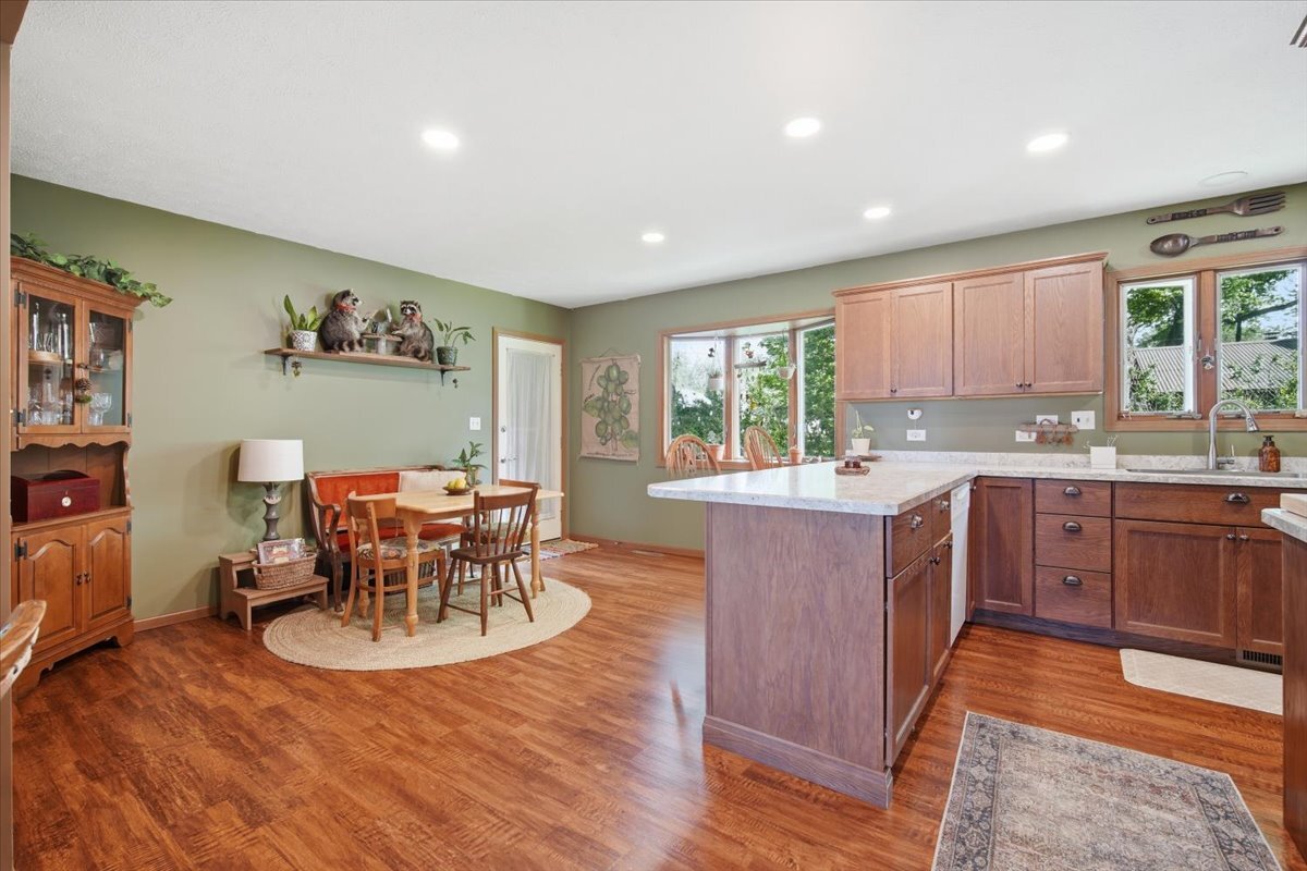 100 W Kentucky Avenue, Chenoa, IL 61726