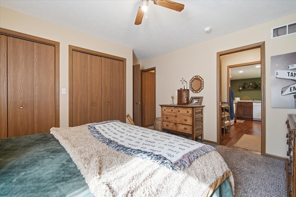 100 W Kentucky Avenue, Chenoa, IL 61726