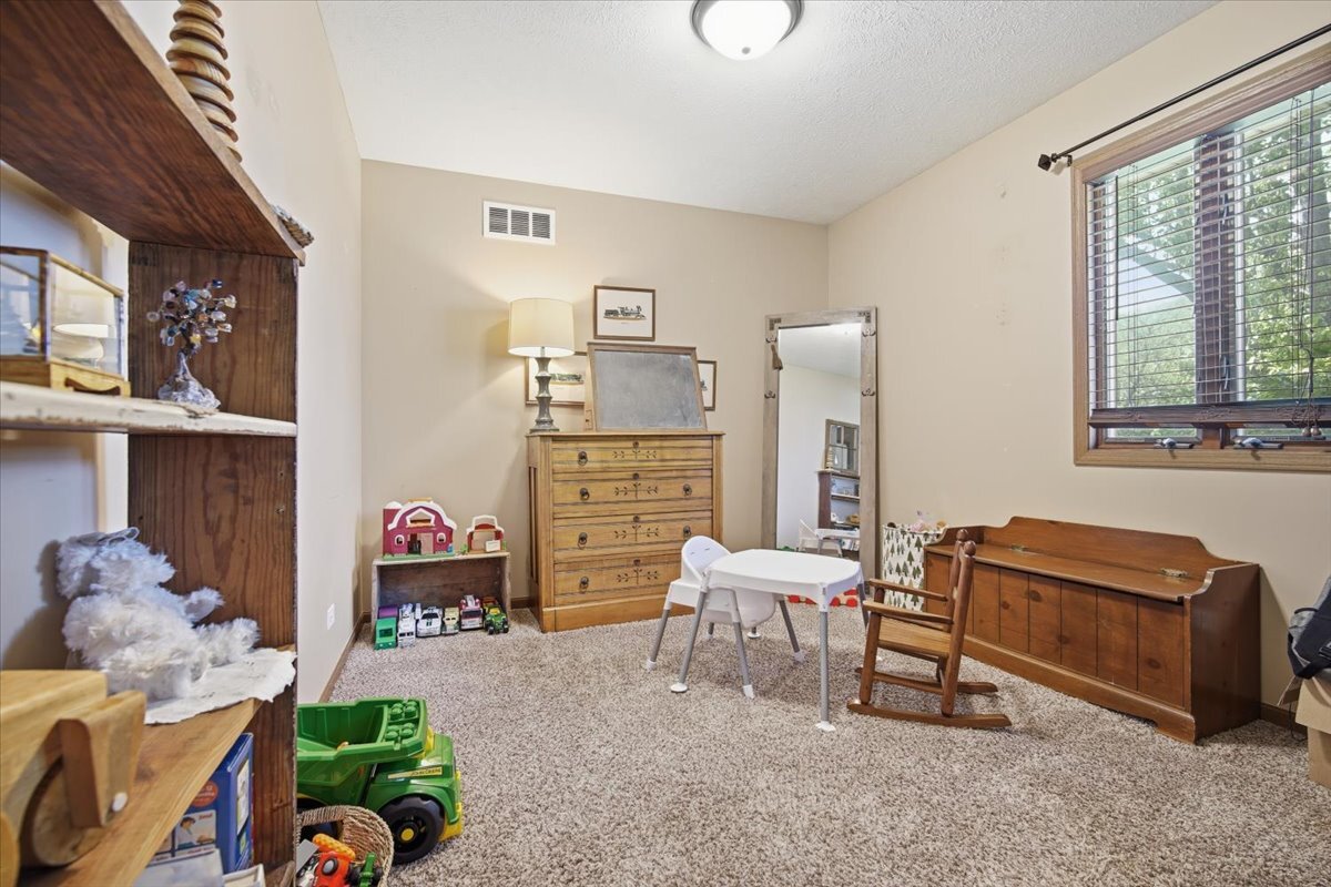 100 W Kentucky Avenue, Chenoa, IL 61726
