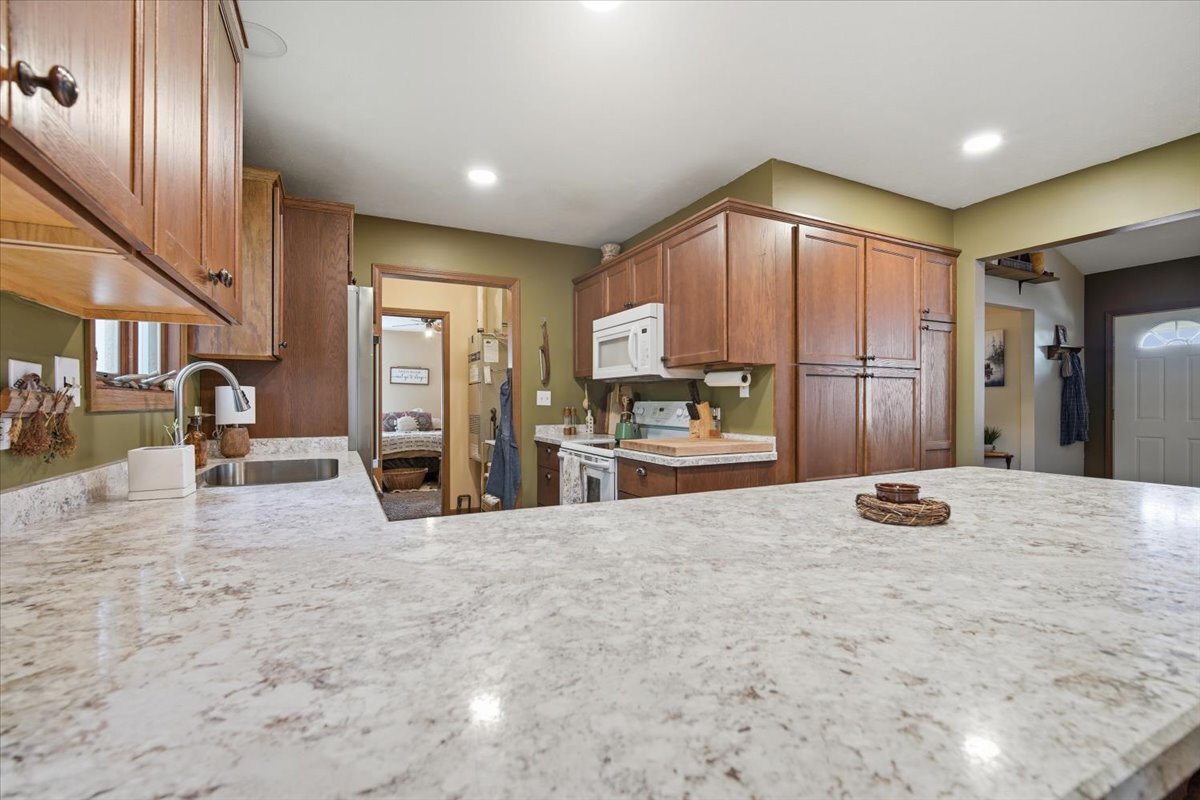 100 W Kentucky Avenue, Chenoa, IL 61726