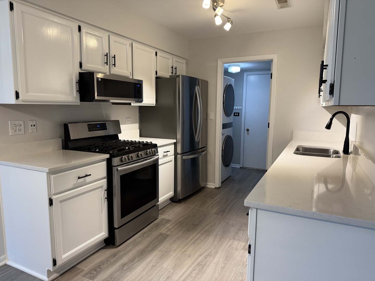 5513 Barclay Court, Clarendon Hills, IL 60514