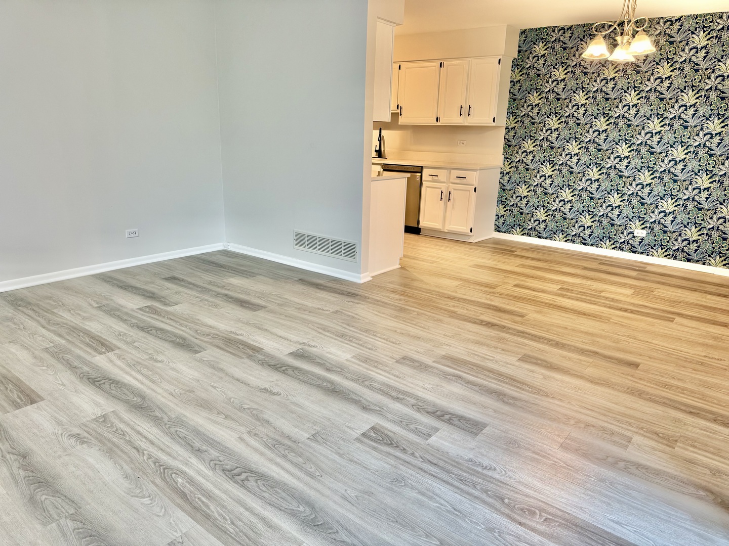 5513 Barclay Court, Clarendon Hills, IL 60514