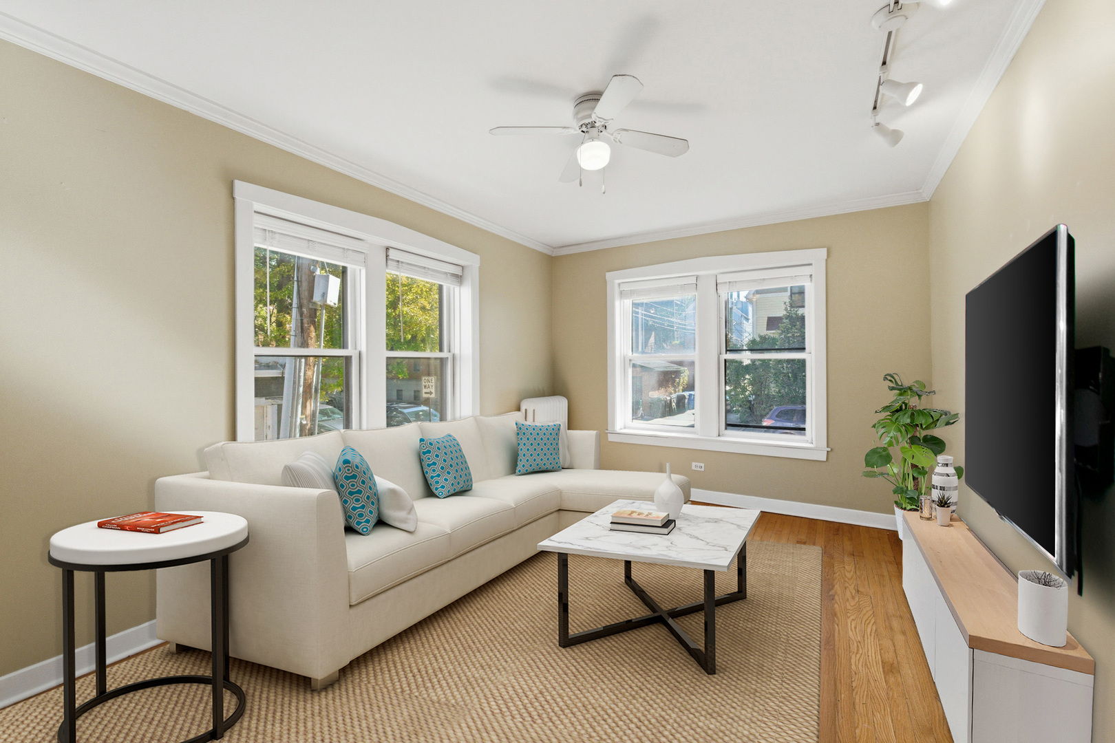 1014 W Barry Avenue #1, Chicago, IL 60657