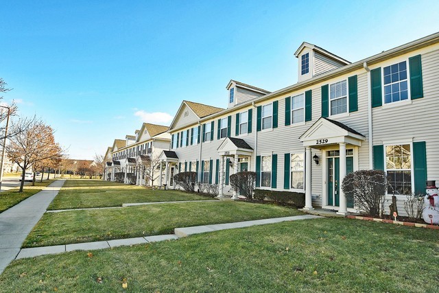 2529 Capitol Avenue, Aurora, IL 60503