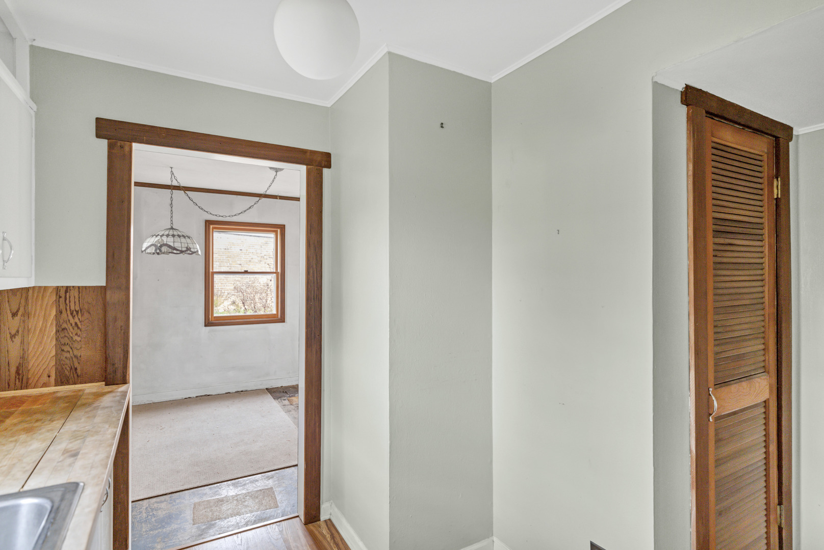 1623 Sawyer Avenue, Glen Ellyn, IL 60137