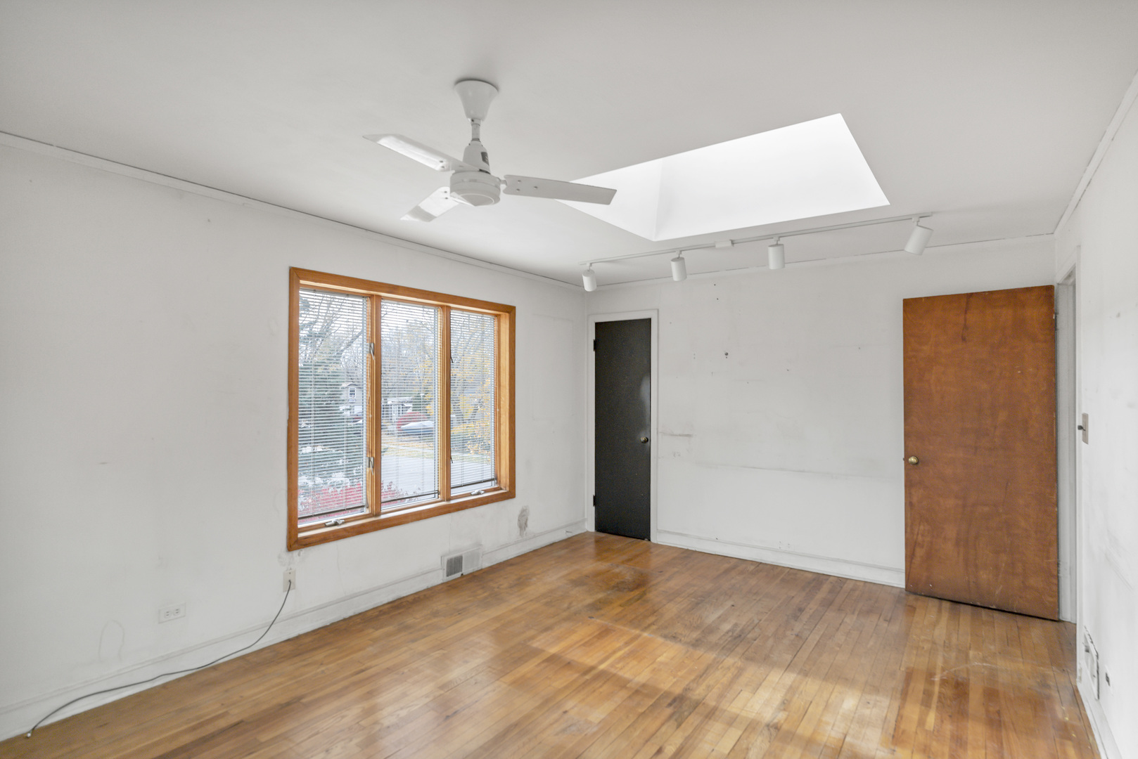 1623 Sawyer Avenue, Glen Ellyn, IL 60137