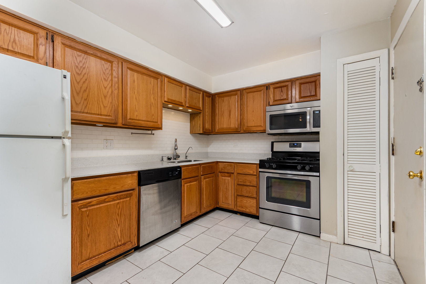 5740 Concord Lane #12, Clarendon Hills, IL 60514