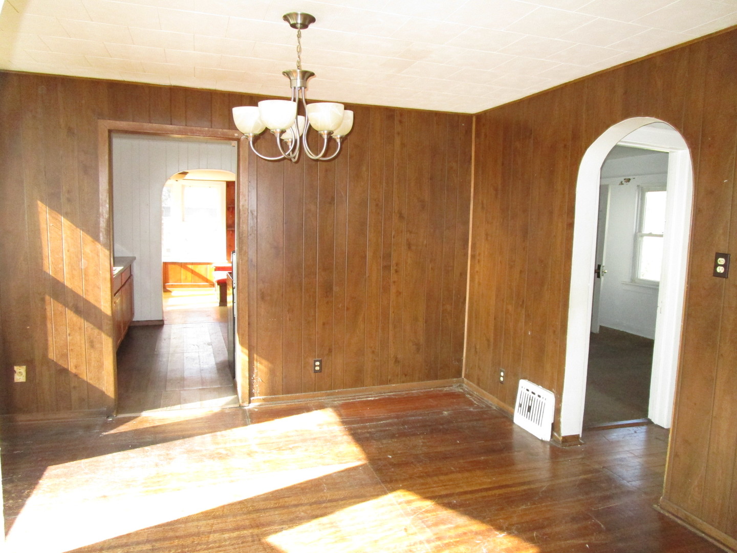 1416 S 17th Avenue, Maywood, IL 60153