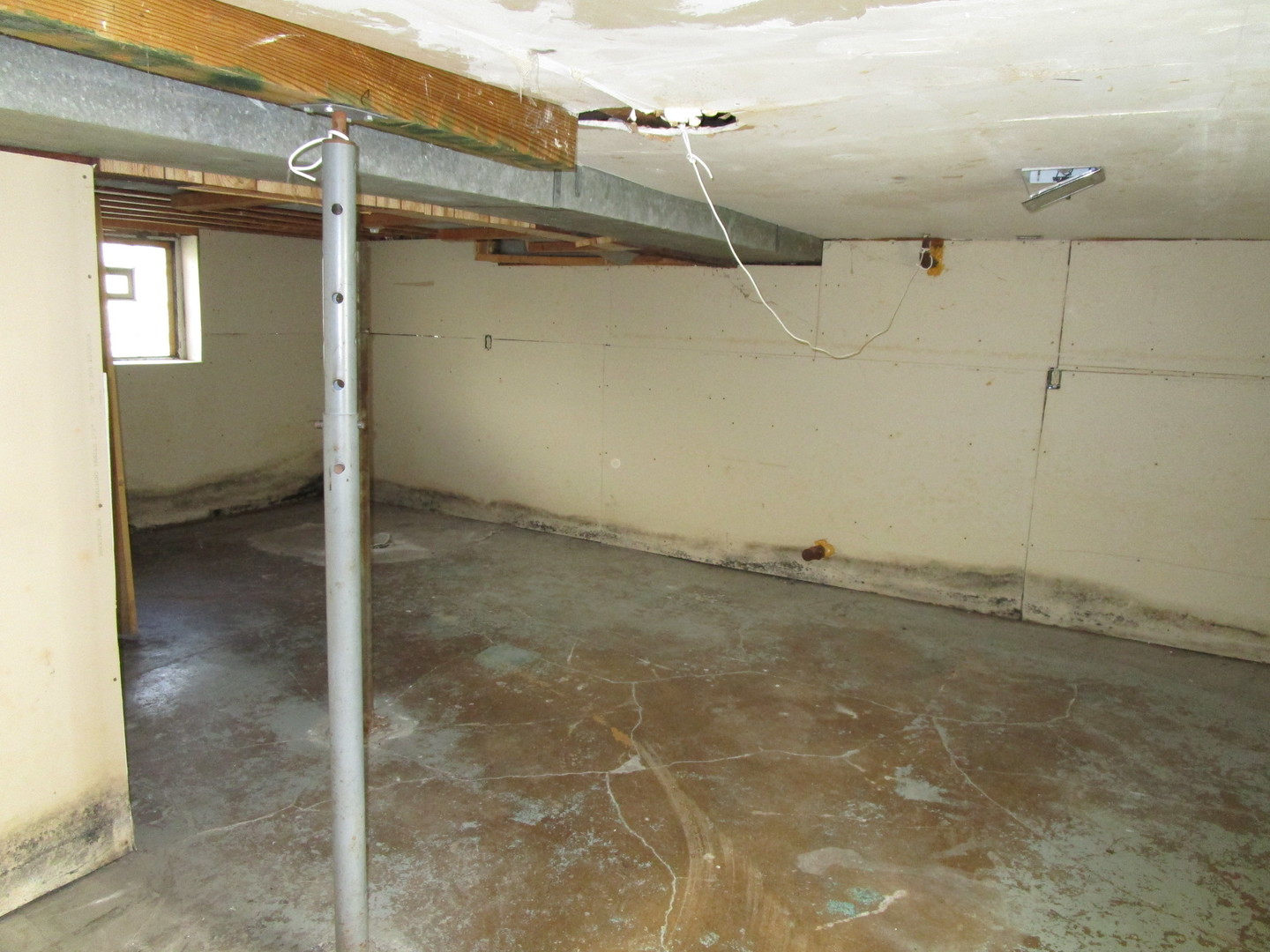 1416 S 17th Avenue, Maywood, IL 60153